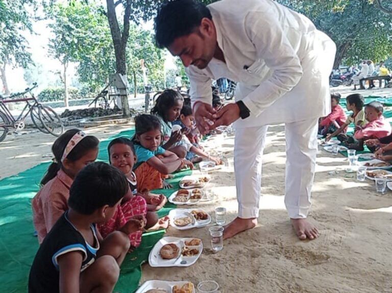 हनुमान मंदिर पर महानवमी पर विशाल भंडारा का हुआ आयोजन