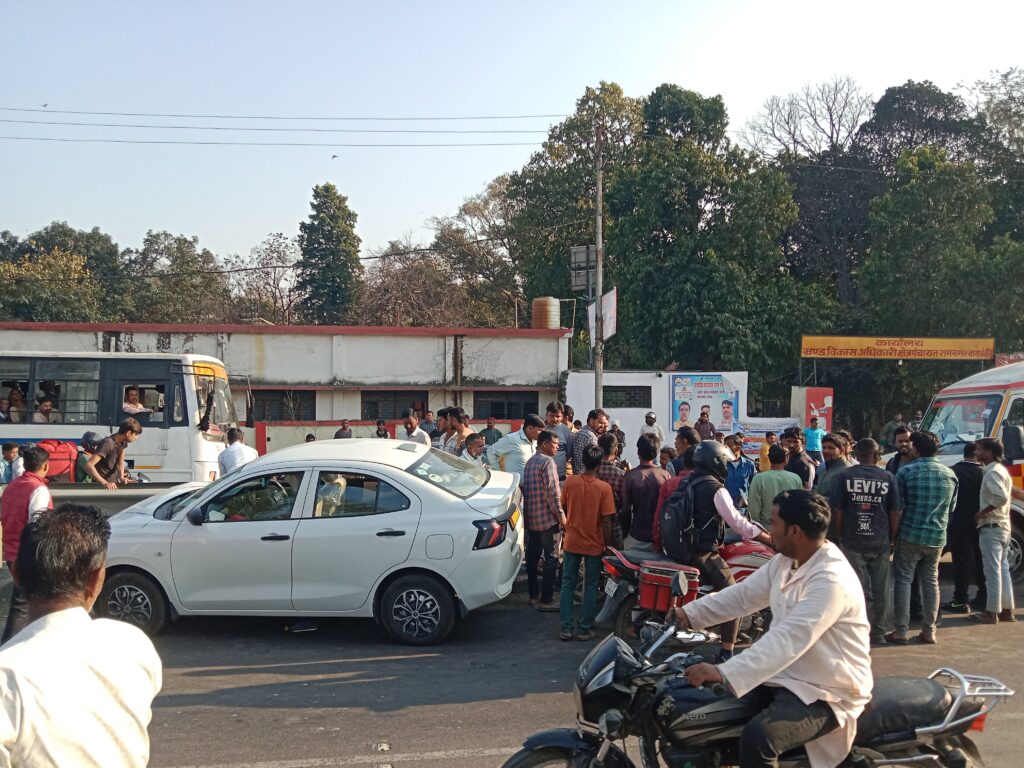 तेज रफ्तार ओला कार की टक्कर से वृद्ध की मौत, चालक वाहन छोड़कर फरार