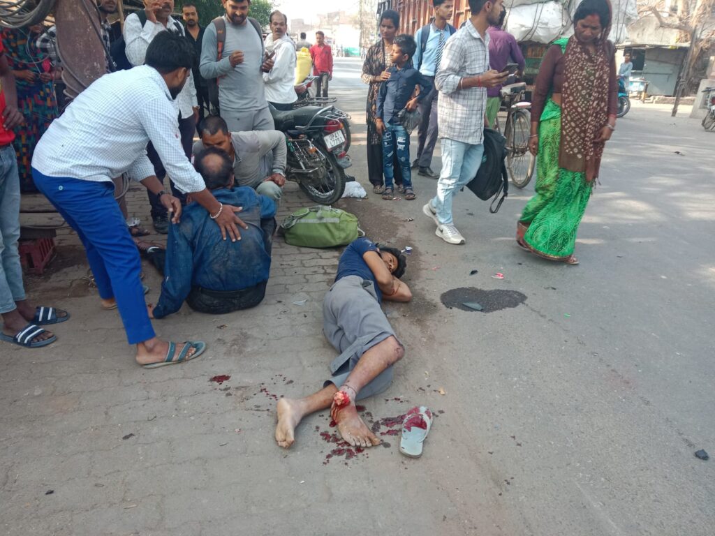 हैदरगढ़ बस स्टॉप के सामने दर्दनाक हादसा, वैगनआर कार की टक्कर से युवक की मौत!