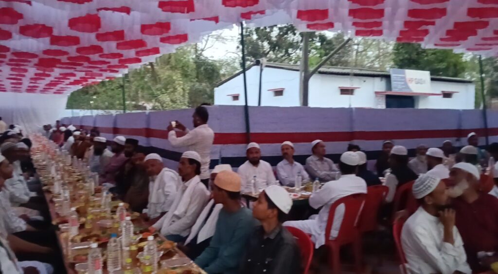 राज्य सूचना आयुक्त मोहम्मद नदीम पहुंचे सुबेहा, रोज़ा इफ्तार में हुए शामिल!