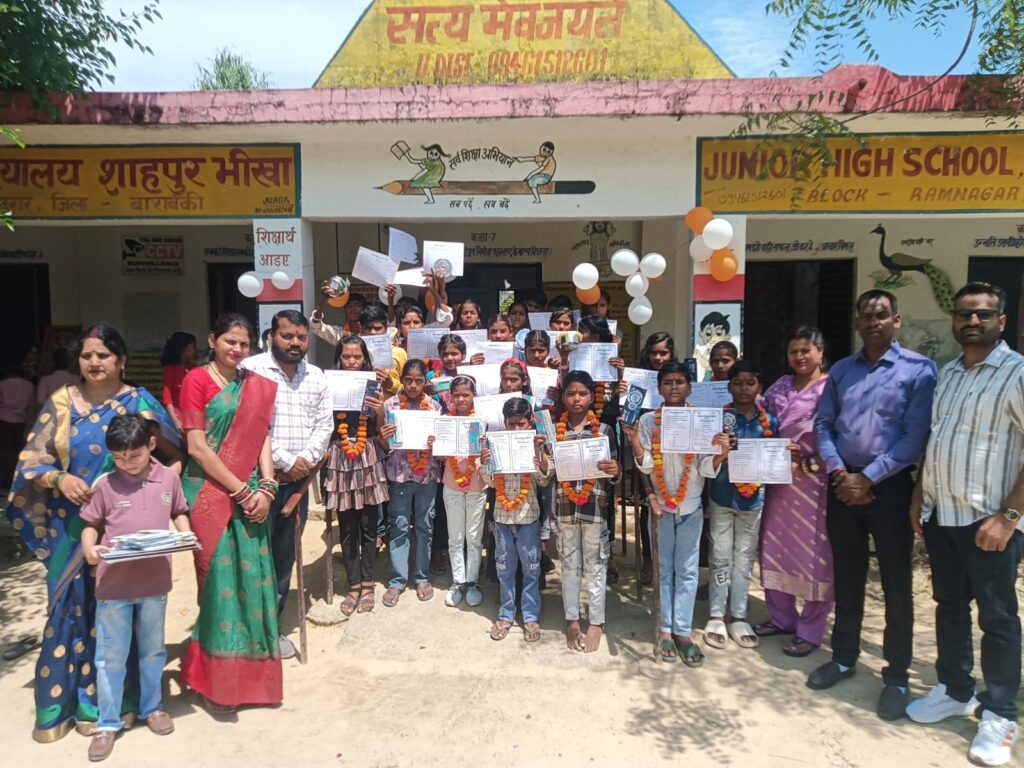 नए सत्र का शुभारंभ: तिलक-माला से हुआ स्वागत, आठवीं के छात्रों को दी गई भावभीनी विदाई