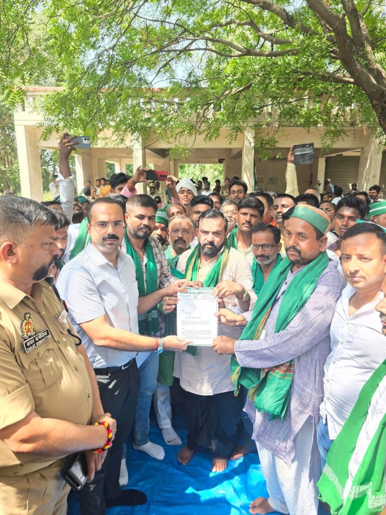 भकियू ने किया तहसील रामनगर का घेराव-उठाये किसानों के मुद्दे -सौंपा ज्ञापन।