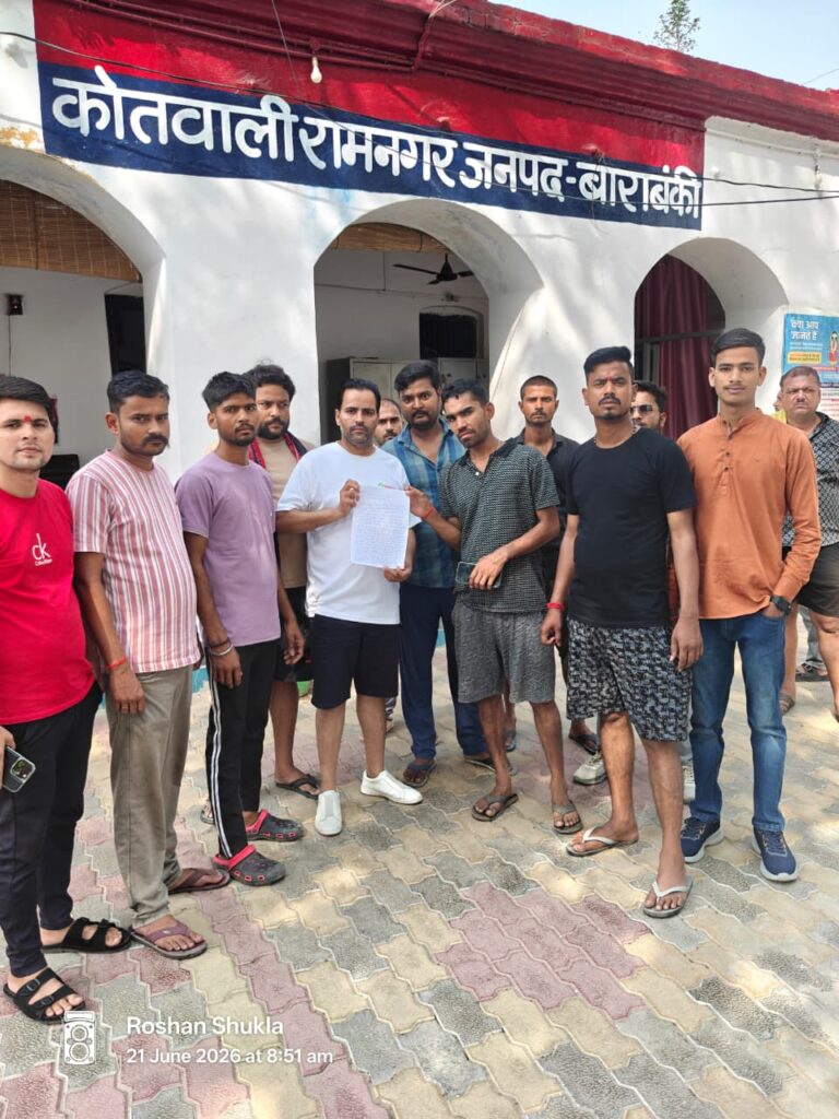 रातों-रात फट रहे भाजपा नेताओं के होर्डिंग, टिकट दावेदारों में बढ़ी तकरार