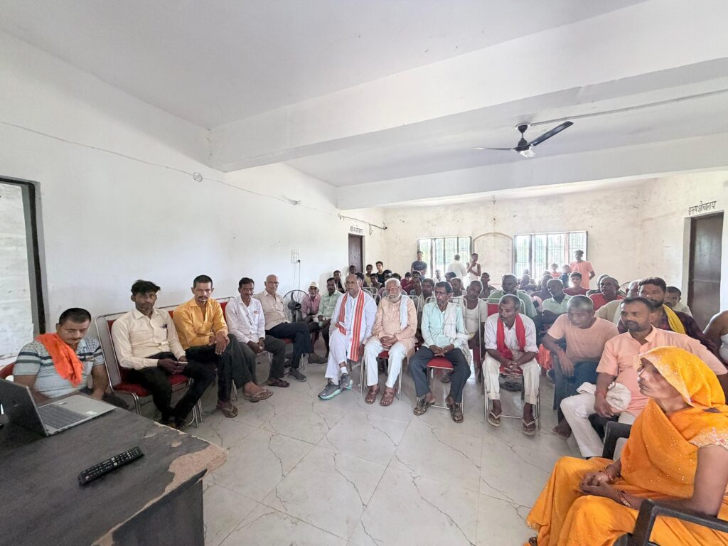 मन की बात सुन भाजपा कार्यकर्ताओं ने की बूथ बैठक