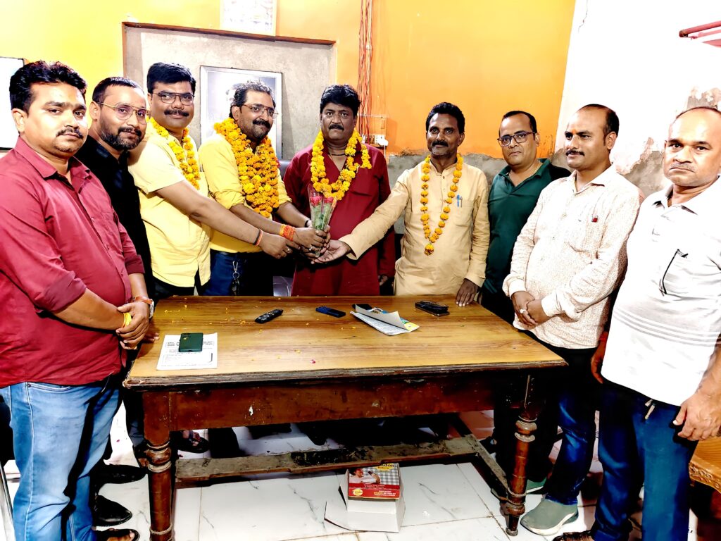 दिवाकर अवस्थी ‘गांधी’ बने प्रदेश वरिष्ठ उपाध्यक्ष, बाराबंकी में हुआ भव्य स्वागत !