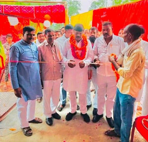 आरओ प्लांट का पूर्व कारागार मंत्री ने किया शुभारंभ, ग्रामीणों को मिलेगा शुद्ध पेयजल