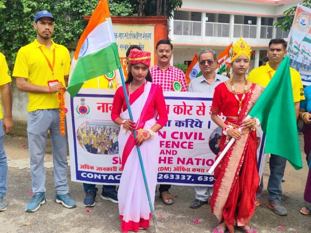 तिरंगा यात्रा से गूंज उठा छन्दवल, छात्रों ने दिया राष्ट्रभक्ति का संदेश !
