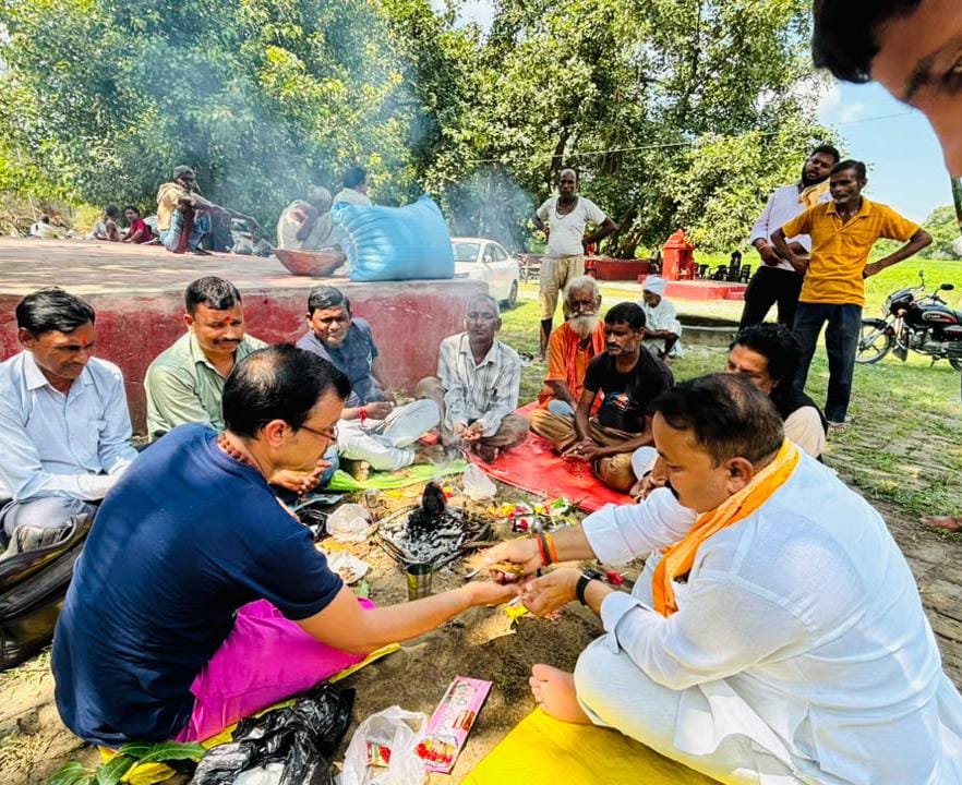 विधानसभा दरियाबाद अंतर्गत मधनापुर में बाबा ख्यामदास साहब के पावन ध्वजारोहण कार्यक्रम का आयोजन !