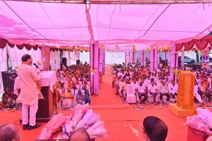 बाराबंकी के राम सनेही घाट में मंत्री सतीश चंद्र शर्मा ने 41 करोड़ के विकास कार्यों का किया शुभारंभ