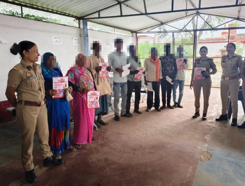 बाराबंकी में मिशन शक्ति 5 के तहत लड़कियों को सिखाए कानूनी अधिकार और डिजिटल सुरक्षा के तरीके