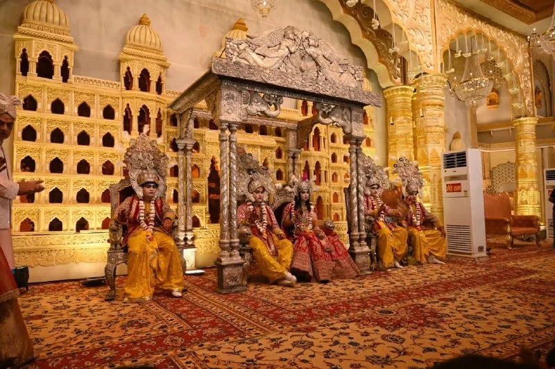 आगरा पुलिस कमिश्नर ने सुरक्षा इंतजामों का जायजा लेकर श्री जनकपुरी महोत्सव 2026 का किया उद्घाटन