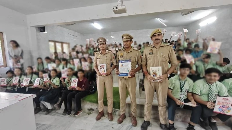 आगरा पुलिस ने शुरू किया साइबर जागरूकता महीना, डिजिटल ठगी से बचने के लिए लोगों को किया जाएगा जागरूक