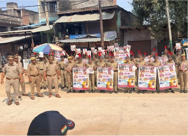आगरा में मिशन शक्ति 6.0 के तहत ट्रैफिक मैनेजमेंट के लिए उतरीं महिला NCC कैडेट्स