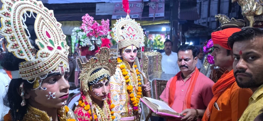 बाराबंकी के नागेश्वर नाथ मंदिर में राम वन गमन लीला का मंचन, भावुक हुए श्रद्धालु